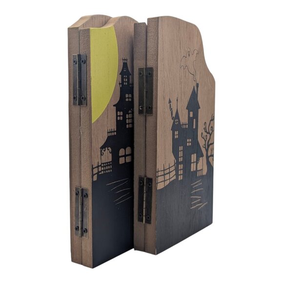 Handcrafted Wooden 5-Panel Halloween Diorama, Haunted House & Spooky Scene Decor - Picture 3 of 4